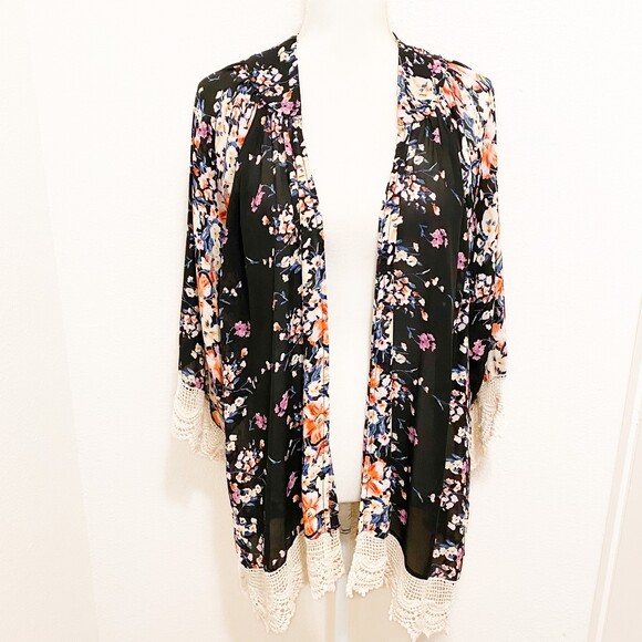 UMGEE Black Lace Floral Kimono BoHo Cover Up Size S/M - Picture 1 of 6